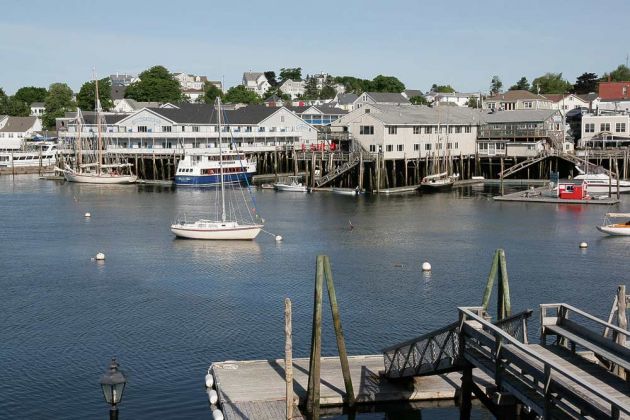 Boothbay Harbor, Blick auf das Zentrum - Midcoast Maine Boothbay Harbor, Blick auf das Zentrum - Midcoast Maine