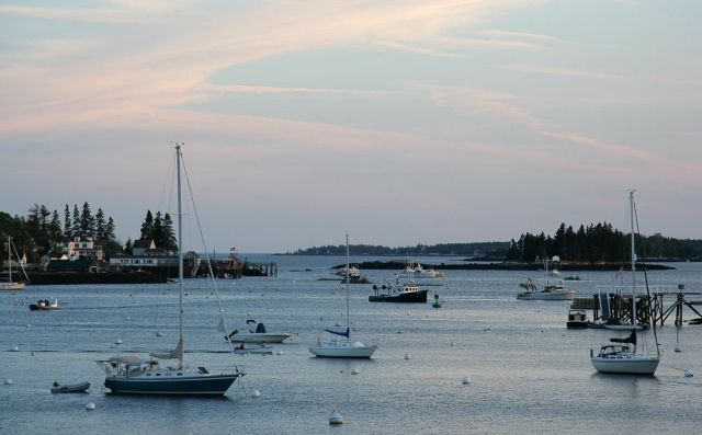 Harbor mit Mc Farland Island Harbor mit Mc Farland Island