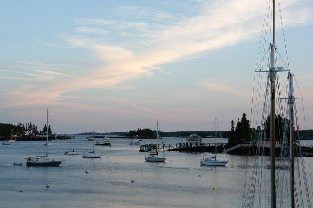 Harbor mit Mc Farland Island Harbor mit Mc Farland Island