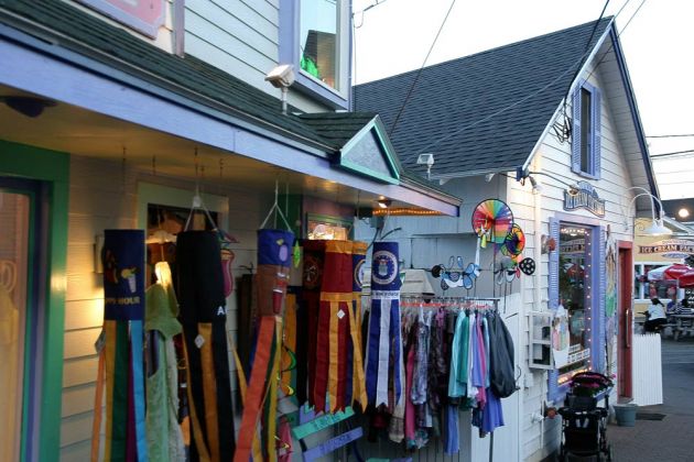 Wharf Street, Boothbay Harbor - Midcoast Main Wharf Street, Boothbay Harbor - Midcoast Main