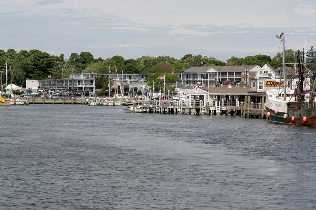 Hyannis Inner Harbour, Cape Cod - Massachussetts Hyannis Inner Harbour, Cape Cod - Massachussetts