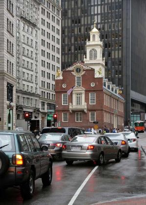 Old State House, State Street mit Boston Massacre Site -  Downtown Boston 