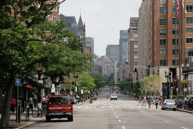 Beacon Street - Boston, Massachussetts Beacon Street - Boston, Massachussetts