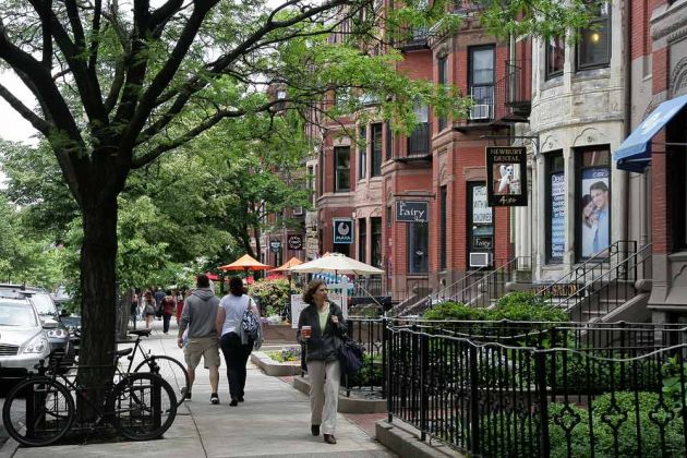 Beacon Street - Boston, Massachussetts Beacon Street - Boston, Massachussetts