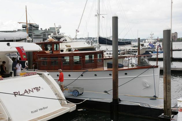 Harbor Walk, Boston Waterfront - Long Wharf, Boston, Massachussetts Harbor Walk, Boston Waterfront - Long Wharf, Boston, Massachussetts