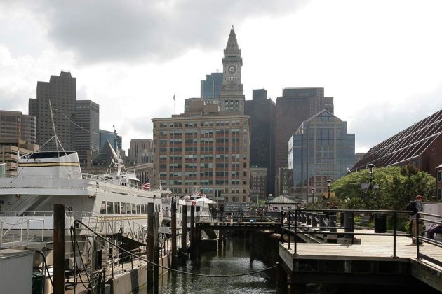 Harbor Walk - Long Wharf, Boston, Massachussetts Harbor Walk - Long Wharf, Boston, Massachussetts