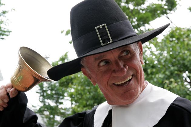 Der Stadt-Ausrufer - Provincetown, Commercial Street - Cape Cod, Massachussetts Der Stadt-Ausrufer - Provincetown, Commercial Street - Cape Cod, Massachussetts