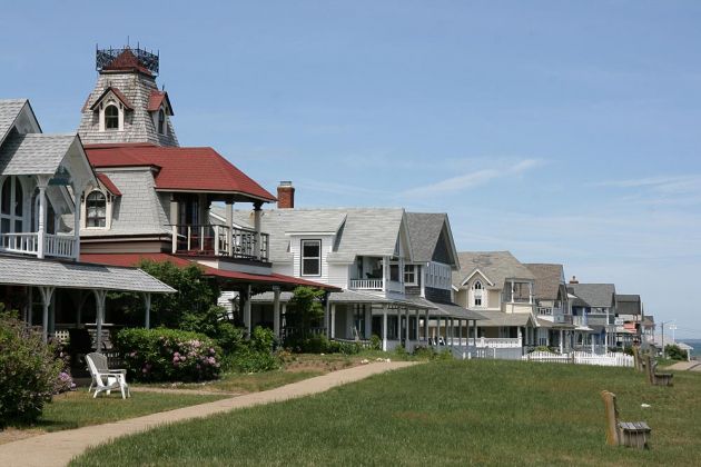 Ocean Avenue, Oak Bluffs - Marthas Wineyard, Massachussetts Ocean Avenue, Oak Bluffs - Marthas Wineyard, Massachussetts