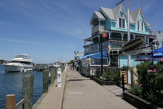 Lobsterville, Oak Bluffs - Marthas Wineyard, Massachussetts Lobsterville, Oak Bluffs - Marthas Wineyard, Massachussetts
