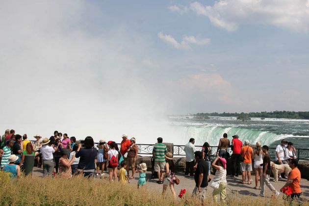 Am Table Rock Welcome Center - Niagara Fälle, Kanada Am Table Rock Welcome Center - Niagara Fälle, Kanada