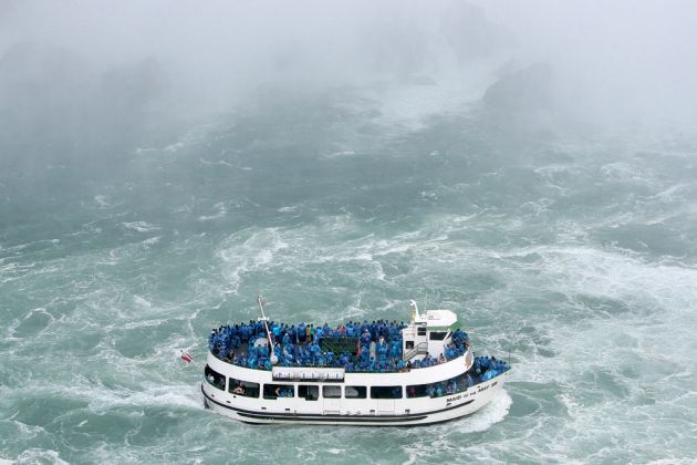 Im Hexenkessel der Niagara-Fälle - die Maid of the Mist Im Hexenkessel der Niagara-Fälle - die Maid of the Mist