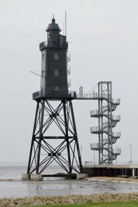 Leuchtturm Obereversand in Dorum-Neufeld - das Eversand-Oberfeuer, Höhe 37,4 Meter, Baujahr 1887 Leuchtturm Obereversand in Dorum-Neufeld - das Eversand-Oberfeuer, Höhe 37,4 Meter, Baujahr 1887