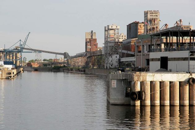 Der Hafen Montréals am St. Lorenz Strom - Old Port of Montreal - Vieux-Port de Montréal Der Hafen Montréals am St. Lorenz Strom - Old Port of Montreal - Vieux-Port de Montréal