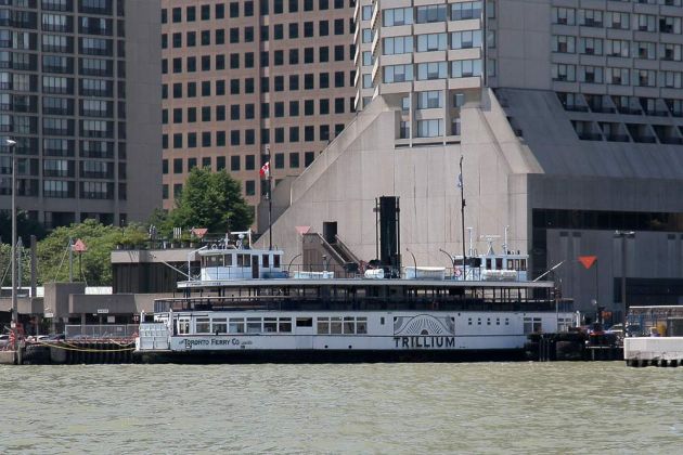 Trillium, die historische Fähre der Toronto Island Ferry - Baujahr 1910 durch Polson Iron Works Trillium, die historische Fähre der Toronto Island Ferry - Baujahr 1910 durch Polson Iron Works