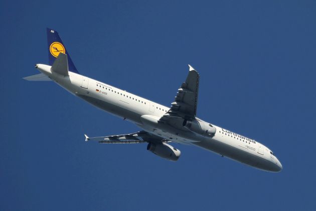 Airbus 321-200 - Hannover-Langenhagen Airbus 321-200 - Hannover-Langenhagen