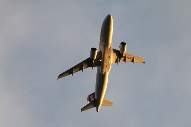 Airbus A 320-214 - Hannover-Langenhagen Airbus A 320-214 - Hannover-Langenhagen