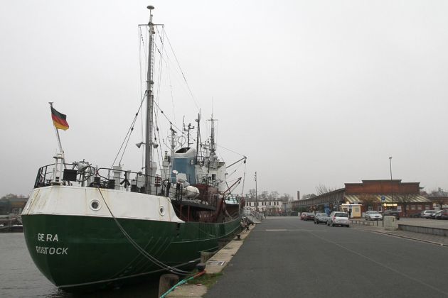 Das Museumsschiff 'FMS Gera' an  der Touristischen Meile  im 'Schaufenster Fischereihafen'  Bremerhaven