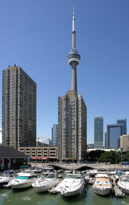 Die Toronto Harbourfront mit dem CN-Tower Die Toronto Harbourfront mit dem CN-Tower