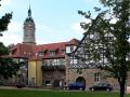 Der Lutherplatz mit dem Turm der Georgenkirche in Eisenach 