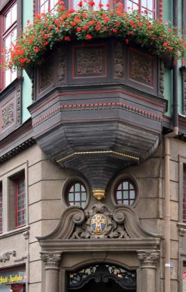 Eisenach - Erker der Stadt-Apotheke am Karlsplatz Eisenach - Erker der Stadt-Apotheke am Karlsplatz
