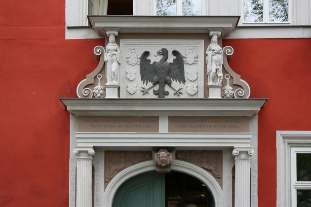Arnstadt, das historische Rathaus am Markt - Detail an der Eingangstür