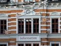 Arnstadt - die historische Fassade der Stadtinformation am Marktplatz