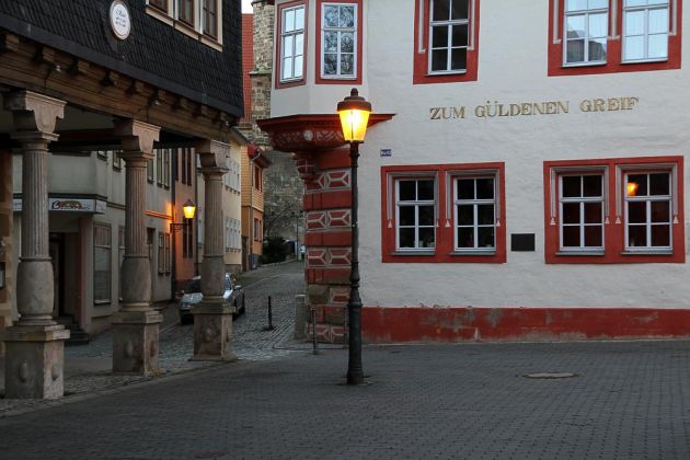Der historische GasthofZum Güldenen Greif am Marktplatz von Arnstadt Der historische GasthofZum Güldenen Greif am Marktplatz von Arnstadt