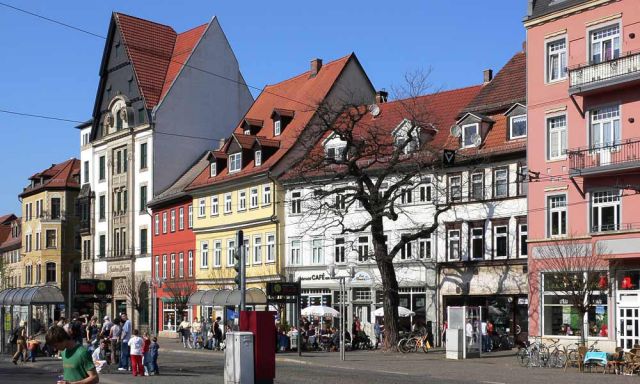 Fassaden historischer Gebäude am Domplatz - Erfurt, Thüringen Fassaden historischer Gebäude am Domplatz - Erfurt, Thüringen