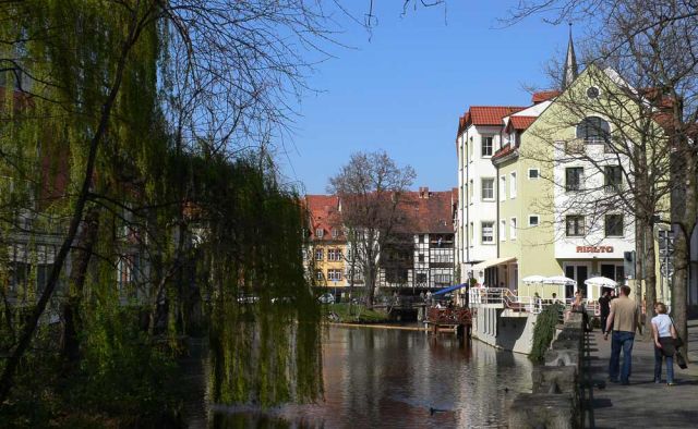 Die Gera und die Häuser der Krämerbrücke - Erfurt, Thüringen