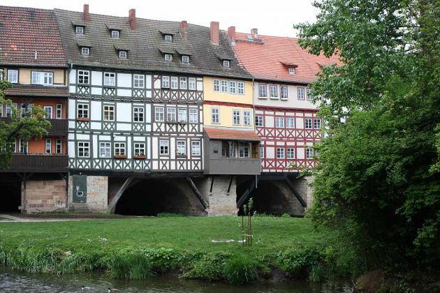 Die Krämerbrücke über die Gera in Erfurt - die Landeshauptstadt von Thüringen Die Krämerbrücke über die Gera in Erfurt - die Landeshauptstadt von Thüringen