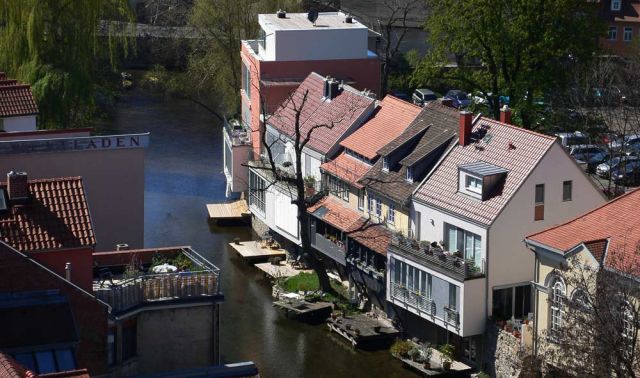 Blick vom Turm der Ägidienkirche in Erfurt - Idyll an der Gera Blick vom Turm der Ägidienkirche in Erfurt - Idyll an der Gera