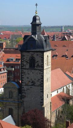 Der Turm der Schottenkirche St. Nicolai und St. Jacobi - Erfurt, Thüringen Der Turm der Schottenkirche St. Nicolai und St. Jacobi - Erfurt, Thüringen