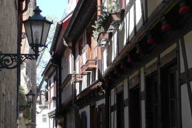 Fachwerkhäuser auf der schmalen Krämerbrücke - Erfurt, Thüringen Fachwerkhäuser auf der schmalen Krämerbrücke - Erfurt, Thüringen