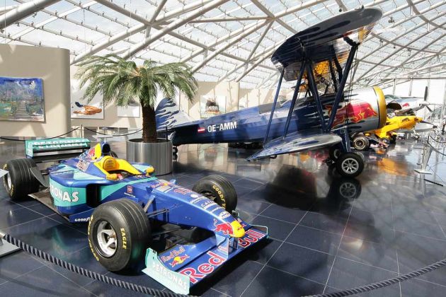 Boeing Stearman Doppeldecker E 75 - OE-AMM - Flying Bulls, Hangar 7, Salzburg Boeing Stearman Doppeldecker E 75 - OE-AMM - Flying Bulls, Hangar 7, Salzburg