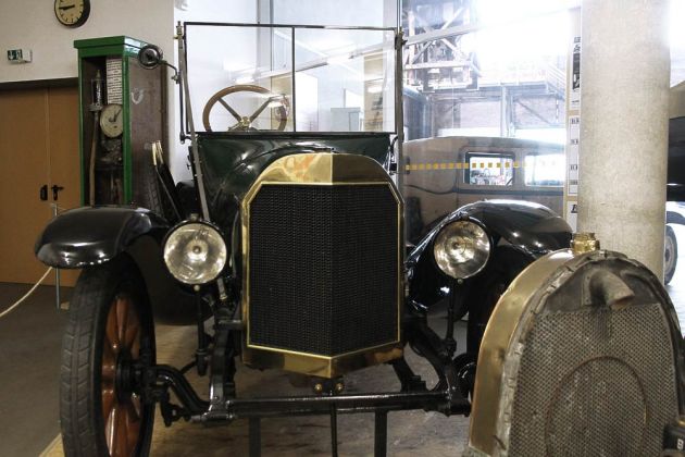Das Brennabor Typ P Cabriolet des Baujahres 1920, Vierzylinder, 2.091 ccm, 24 PS - Industriemuseum Brandenburg/Havel  Das Brennabor Typ P Cabriolet des Baujahres 1920, Vierzylinder, 2.091 ccm, 24 PS - Industriemuseum Brandenburg/Havel