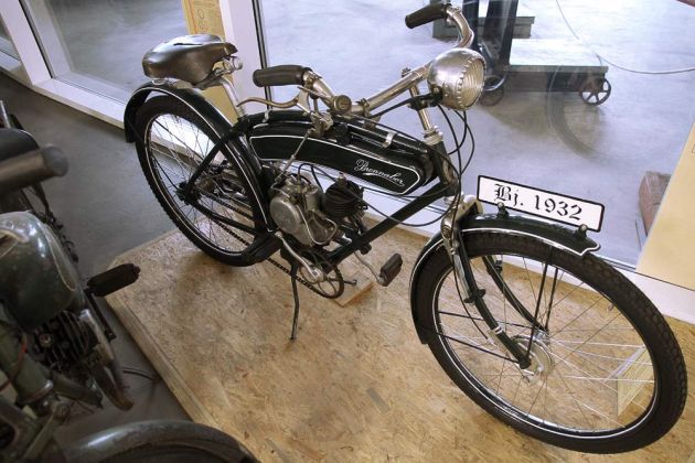 Das Brennabor Leichtmotorrad des Baujahres 1932 mit 74 ccm Einzylinder-Sachsmotor von 1,25 PS - Industriemuseum Brandenburg/Havel Das Brennabor Leichtmotorrad des Baujahres 1932 mit 74 ccm Einzylinder-Sachsmotor von 1,25 PS - Industriemuseum Brandenburg/Havel