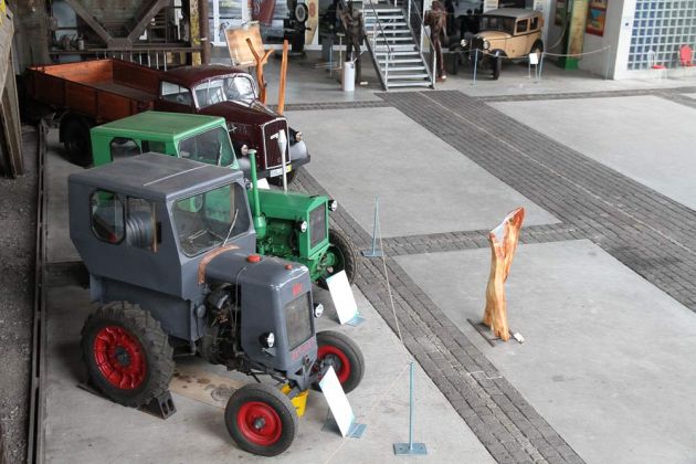 Industriemuseum Brandenburg an der Havel - die Traktoren 'Aktivist' und RS 01/40 'Pionier' aus der frühen DDR-Zeit und ein Opel Blitz LKW Industriemuseum Brandenburg an der Havel - die Traktoren 'Aktivist' und RS 01/40 'Pionier' aus der frühen DDR-Zeit und ein Opel Blitz LKW