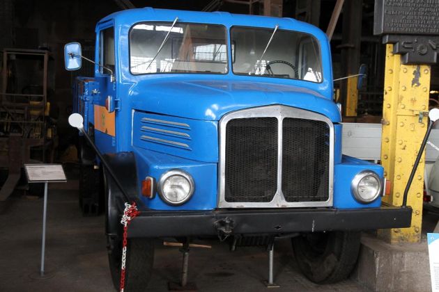 Industriemuseum Brandenburg/Havel - ein LKW S 4000-1 der Baujahre 1959 bis 1967 - Fahrzeugwerke Ernst Grube, Werdau Industriemuseum Brandenburg/Havel - ein LKW S 4000-1 der Baujahre 1959 bis 1967 - Fahrzeugwerke Ernst Grube, Werdau