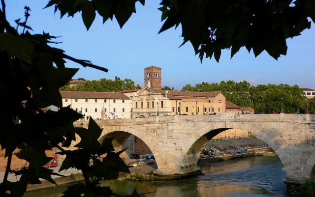 Städtereise Rom - Ponte Cestio, auch Ponte San Bartolomeo, über den Tiber