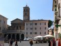 Die Piazza Santa Maria in Rom-Trastevere mit der Basilika Santa Maria