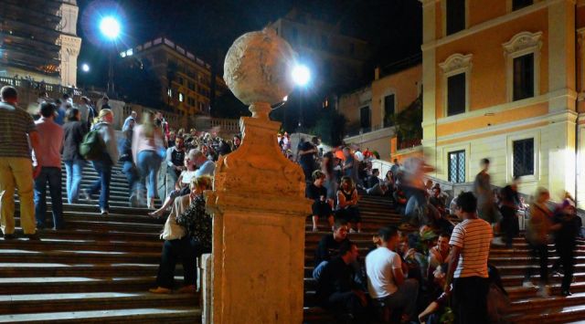 Städtereise Rom - abends an der Spanischen Treppe