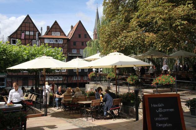 Hansestadt Lüneburg - Biergarten am Fischmarkt Hansestadt Lüneburg - Biergarten am Fischmarkt