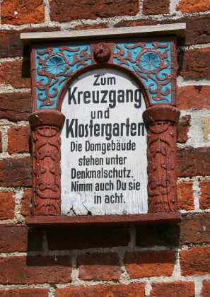 Inselstadt Ratzeburg - der romanische Dom auf der Domhalbinsel Inselstadt Ratzeburg - der romanische Dom auf der Domhalbinsel