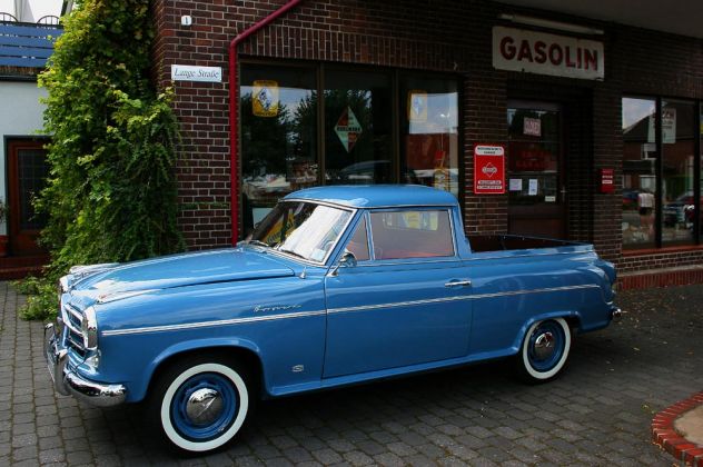 Der Borgward Isabella Pick-Up wurde nur für den Export gebaut - historische Gasolin-Tankstelle Bruchhausen-Vilsen