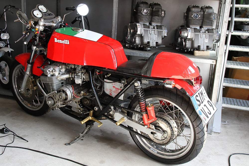 Klassische italienische Motorräder im einzigartigen Benelli-Museum