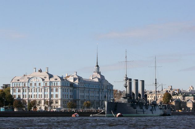 Weltstädte - St. Petersburg, Russland - Panzerkreuzer Aurora auf der Newa Weltstädte - St. Petersburg, Russland - Panzerkreuzer Aurora auf der Newa