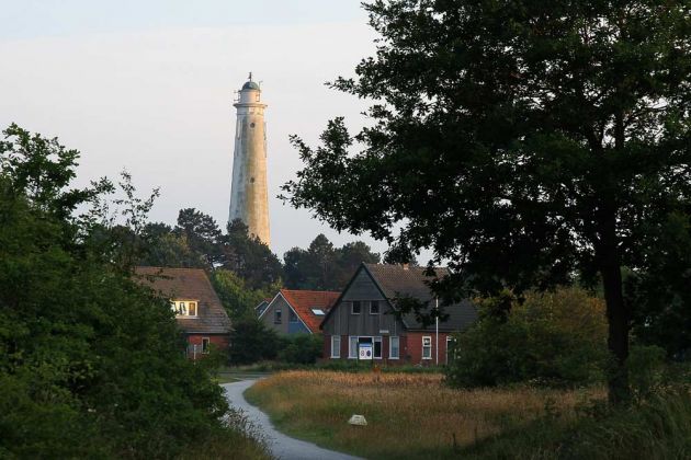 Zuidertoren  - der frühere zweite Leuchtturm der Nordseeinsel Schiermonnikoog fungiert seit 1992 als Sendeturm.