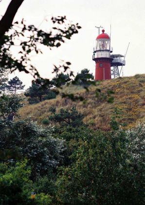 Vuurduin - der 18 Meter hohe Leuchtturm des Baujahres 1876 auf der Nordseeinsel Vlieland Vuurduin - der 18 Meter hohe Leuchtturm des Baujahres 1876 auf der Nordseeinsel Vlieland