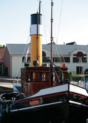 Dampfschlepper Roek am Oude Haven in Enkhuizen, Niederlande