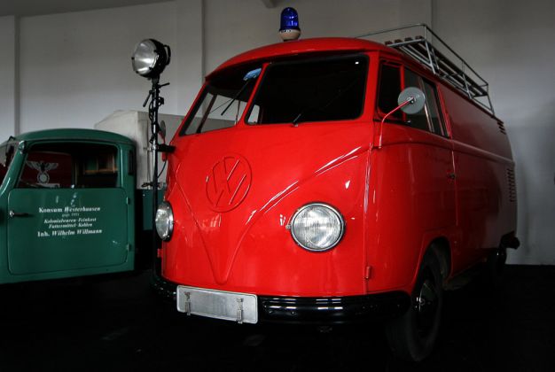 Feuerwehr-Einsatzfahrzeug - Volkswagen Transporter T 1 - Baujahre 1949 bis 1967